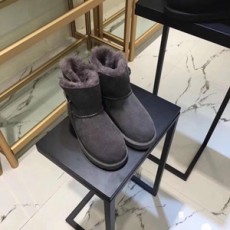 UGG 큐빅 단추장식 양털 여성 쇼트부츠