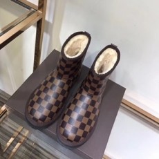 루이비통 슈프림 양털안감 여성 쇼트부츠