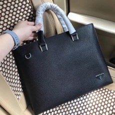 프라다 삼각로고 지퍼 서류가방