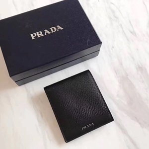 프라다 금속로고 사피아노 투톤 블랙 반지갑