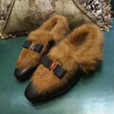 페레가모 리본버클 토끼털 여성 신발