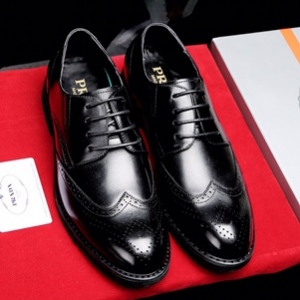 프라다 퍼포 가죽 블랙 남성 구두