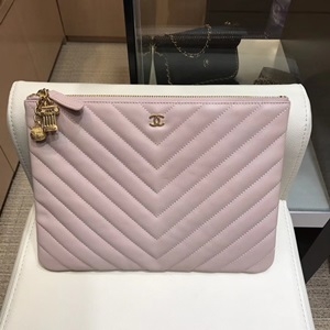 샤넬 V퀄팅 램스킨 금장 악세사리 연핑크 클러치백 커스텀
