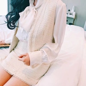 샤넬 화이트 리본 블라우스 트위드 조끼 스커트 세트