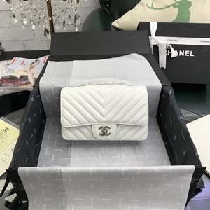 샤넬 V퀄팅 캐비어 A1116 클래식 플랩백 화이트 뉴미니 커스텀