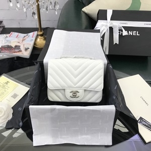 샤넬 V퀄팅 캐비어 A1115 클래식 플랩백 화이트 미니 커스텀