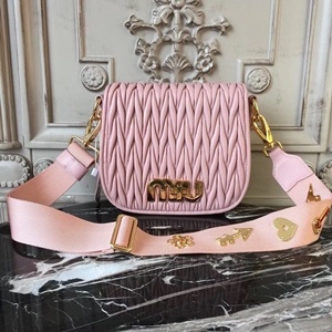 미우미우 쭈글이가죽 금속버클 캐릭터 스트랩 커스텀