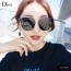 디올 로고 캐릭터 여성 선글라스