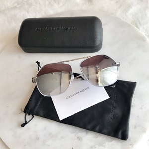 알렉산더 맥퀸 캐릭터 금속로고 여성 선글라스