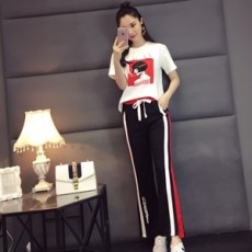 모스키노 캐릭터 프린트 반팔티 스트라이프 바지