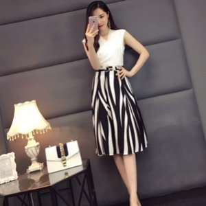 디올 투톤 스트라이프 민소매 원피스