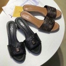 루이비통 금속버클 모노그램 여성 슬리퍼