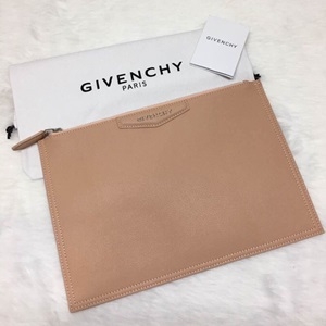 지방시 민무늬 로고 지퍼 클러치백