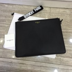 지방시 로고 캐릭터 블랙 지퍼 클러치백