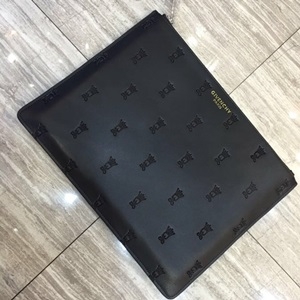 지방시 로고 캐릭터 블랙 지퍼 클러치백