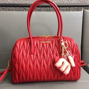 미우미우 쭈글이 양가죽 지퍼 토트백