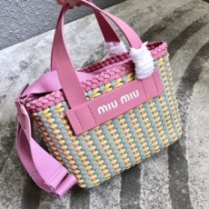 미우미우 꼬임가죽 패치로고 숄더백