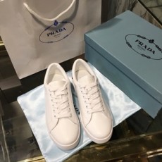 프라다 캐릭터 로고 화이트 여성 슈즈