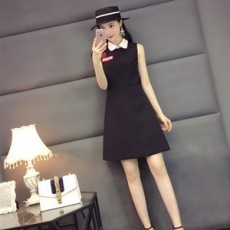 미우미우 패치로고 카라 민소매 원피스