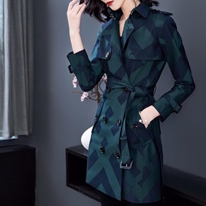 버버리 체크 기하무늬 벨트버클 여성 트렌치코트