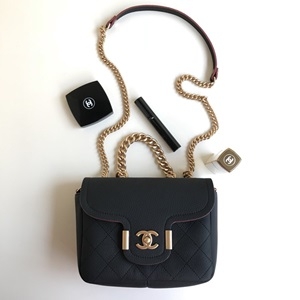 샤넬 카프스킨 퀄팅 금속버클 체인 크로스백 커스텀