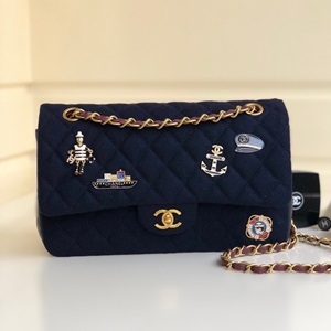 샤넬 캐릭터 악세사리 스웨이드 체인 크로스백 커스텀