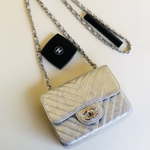 샤넬 빈티지 V퀄팅 클래식 체인 미니 크로스백