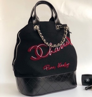 샤넬 스웨이드 투톤 캐릭터 로고 체인 토트백