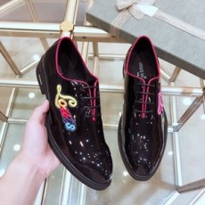 루이비통 캐릭터 에나멜 남성 슈즈