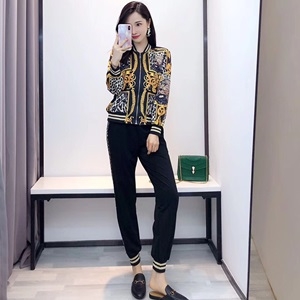 구찌 캐릭터 프린트 짚업 여성 자켓 바지 세트