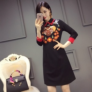 구찌 캐릭터 자수 블랙 카라 긴팔 여성 원피스