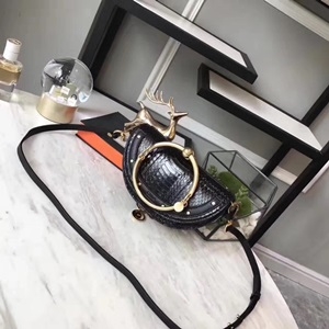 끌로에 나일백 블랙 뱀피 크로스백