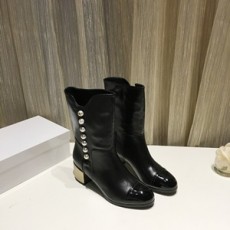 샤넬 진주로고 블랙 가죽 여성 중부츠