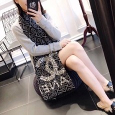 샤넬 2018 SS 체크 까멜리아 여성 머플러