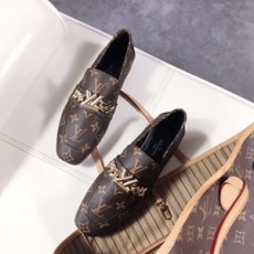 루이비통 2019 SS 금속로고 체인 여성 슈즈