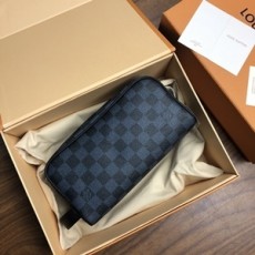 루이비통 2019 SS 그라피티 지퍼 N50000 파우치백