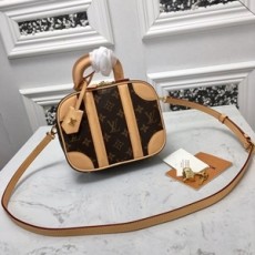 루이비통 모노그램 미니 러기지백 탑 핸들 M44581