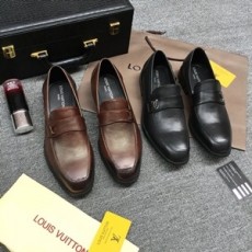 루이비통 2019 SS 금속로고 남성 구두
