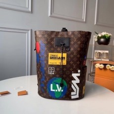 루이비통 2019 SS 캐릭터 모노그램 백팩 M44616