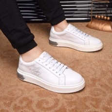 루이비통 2019 SS 화이트 로고 남성 슈즈