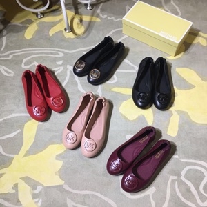 마이클 코어스 2019 SS 로고 여성 플랫슈즈