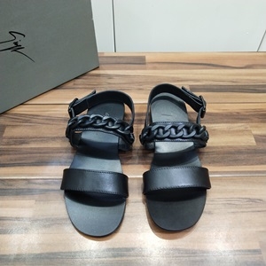 쥬세페 자노티 2019 SS 체인장식 커플 샌들