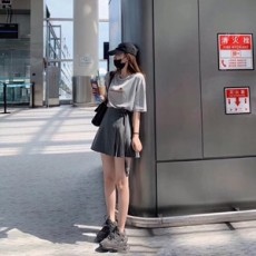 샤넬 2019 SS 캐릭터 버클 주름 스커트 여성 세트