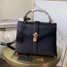루이비통 2019 SS 로즈 데 벙 토트백 M53822