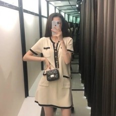 샤넬 2019 SS 포켓 단추장식 여성 원피스