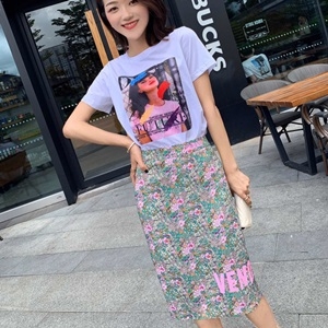 발렌티노 2019 SS 캐릭터 반팔티 플라워 스커트 여성 세트