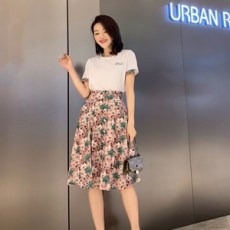 디올 2019 SS 캐릭터 반팔티 플라워 치마 여성 세트