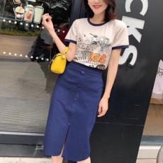 모스키노 2019 SS 라운드넥 반팔티 트임 치마 데일리룩 여성 세트