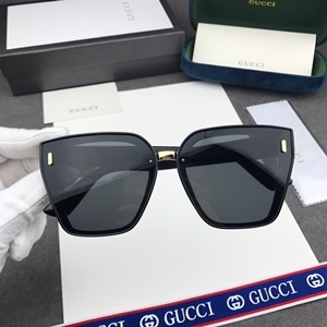 구찌 2019 SS GG캐릭터 로고 여성 선글라스