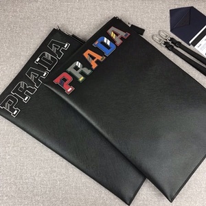 프라다 2019 SS 사피아노 로고 클러치백 2NG001